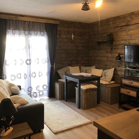 Appartement Zirbenduft Ferienhaus Fuenf Sinne Dobriach Bagian luar foto