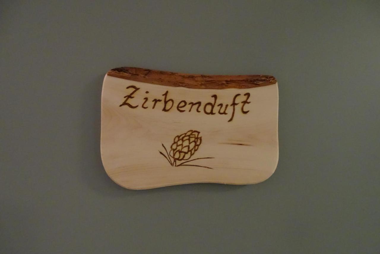 Appartement Zirbenduft Ferienhaus Fuenf Sinne Dobriach Bagian luar foto