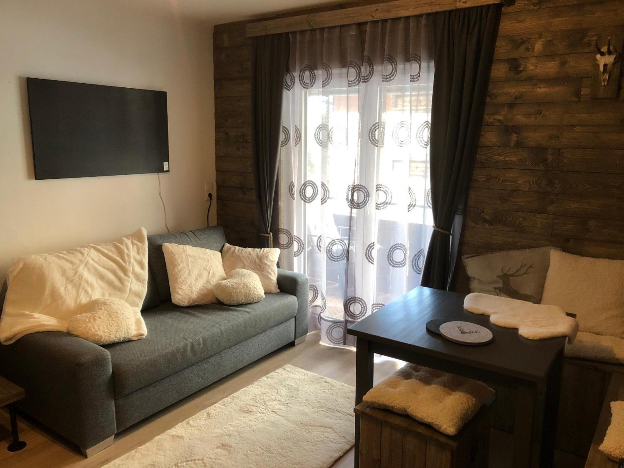 Appartement Zirbenduft Ferienhaus Fuenf Sinne Dobriach Bagian luar foto